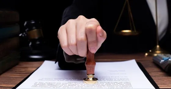 Signature d'un document juridique